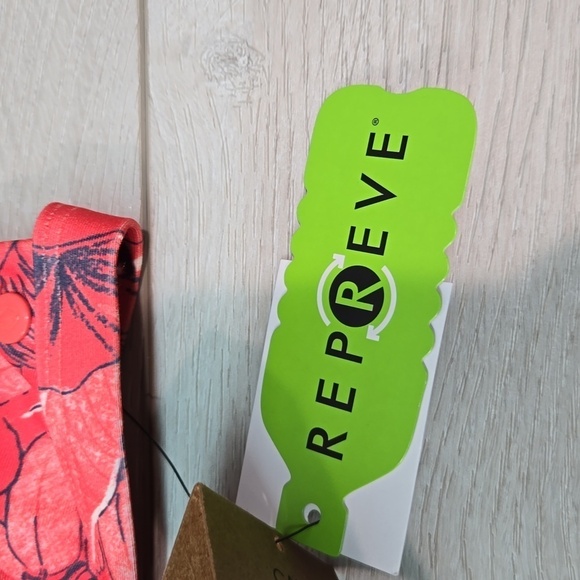 NWT Volcom Women Sea U soon Halter Eco True Swim bikini top sz L - Picture 4 of 8